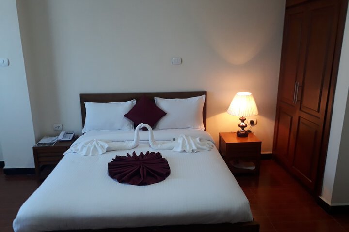 Room 13 of 37