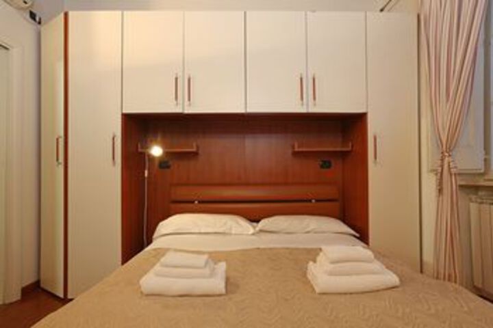 Room 16 of 22