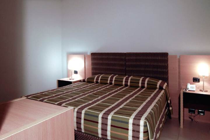 Room 28 of 74