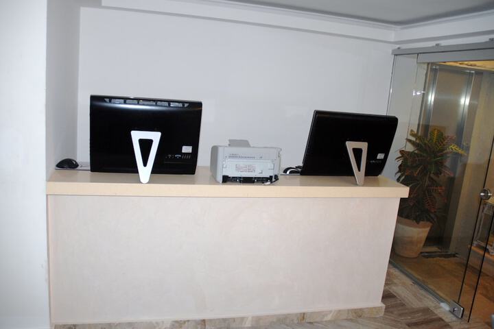 Business Center 23 of 28