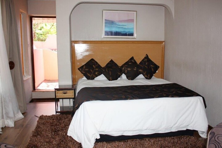 Room 12 of 70