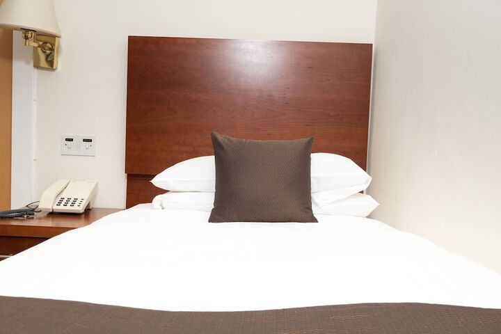 Room 10 of 94
