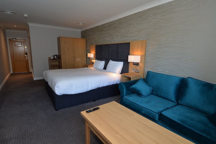Room 10 of 60