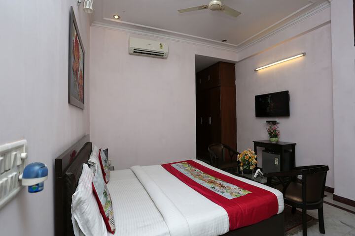 Room 14 of 21