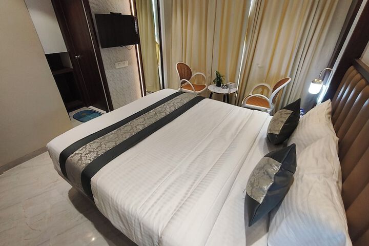 Room 15 of 60