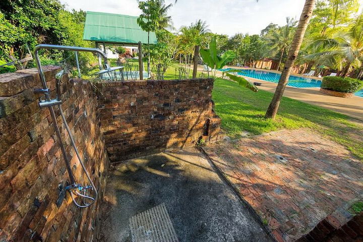 Pool 48 of 105
