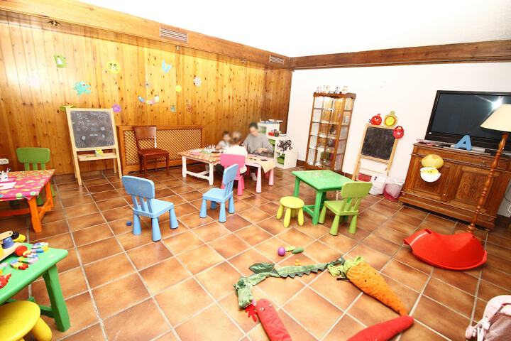 Room 12 of 43