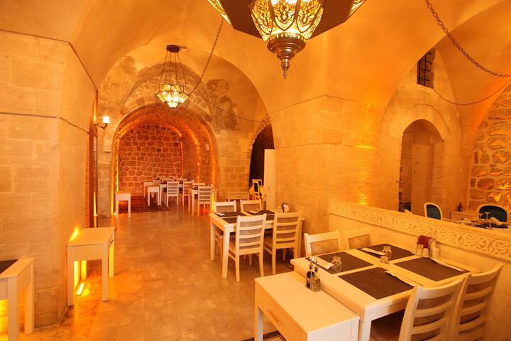 Dining 102 of 158