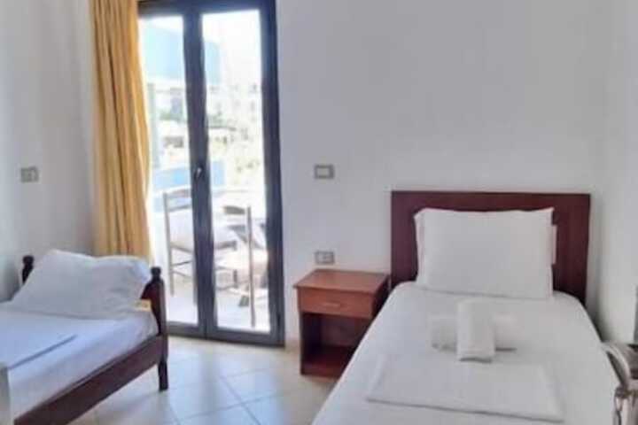 Room 14 of 30