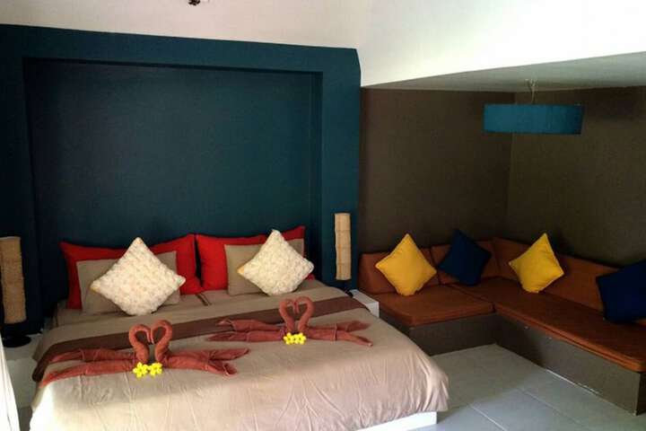 Room 7 of 27