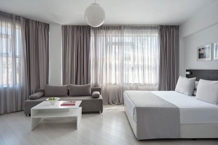 Room 14 of 27