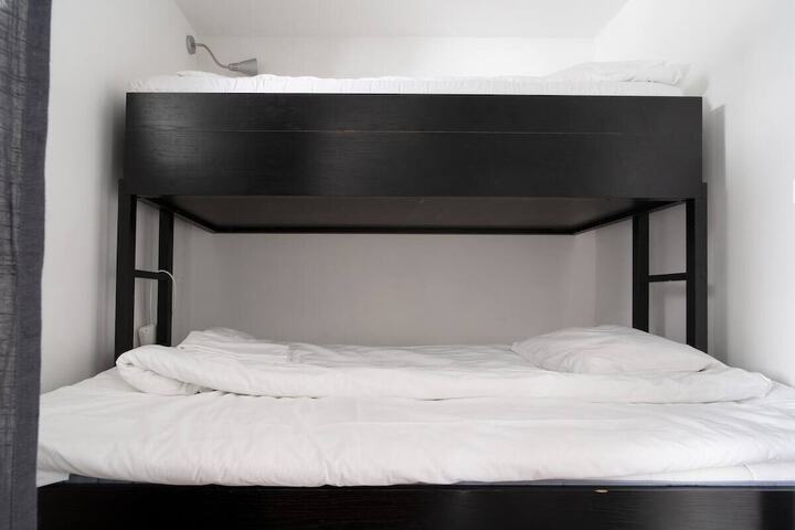 Room 192 of 865
