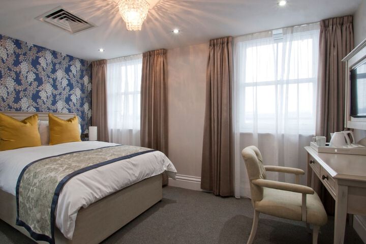 Room 12 of 50
