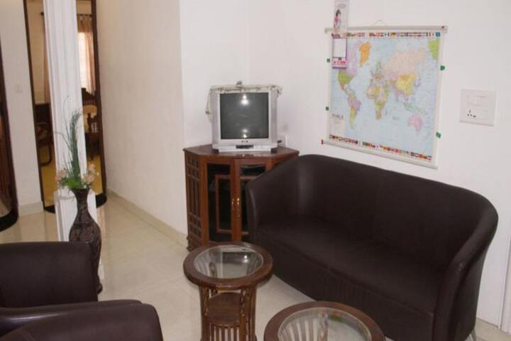 Room 2 of 6