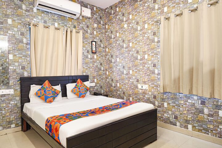 Room 14 of 27