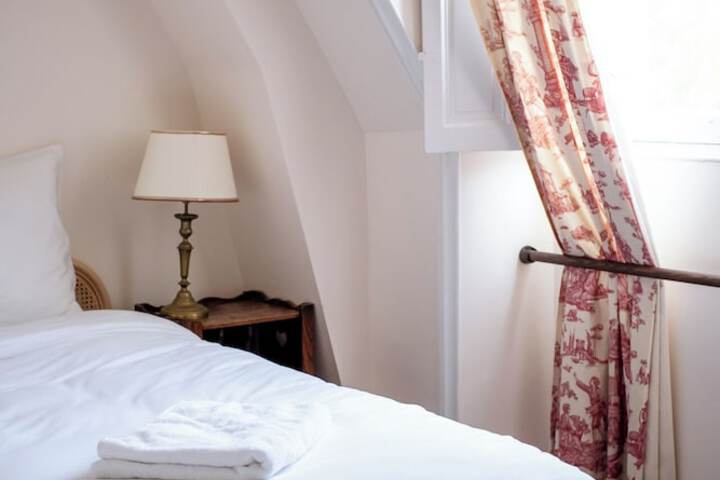 Room 34 of 92