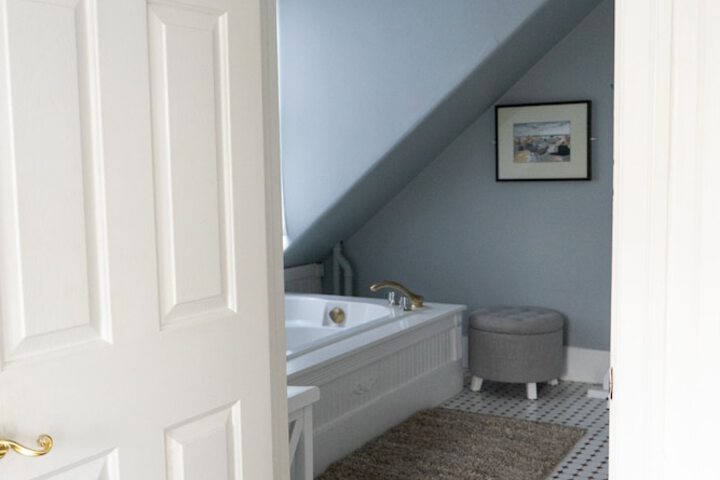 Room 58 of 75