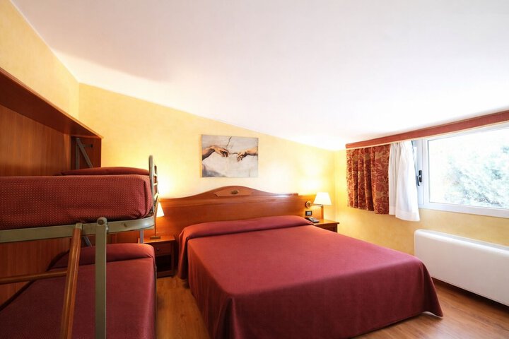 Room 47 of 105