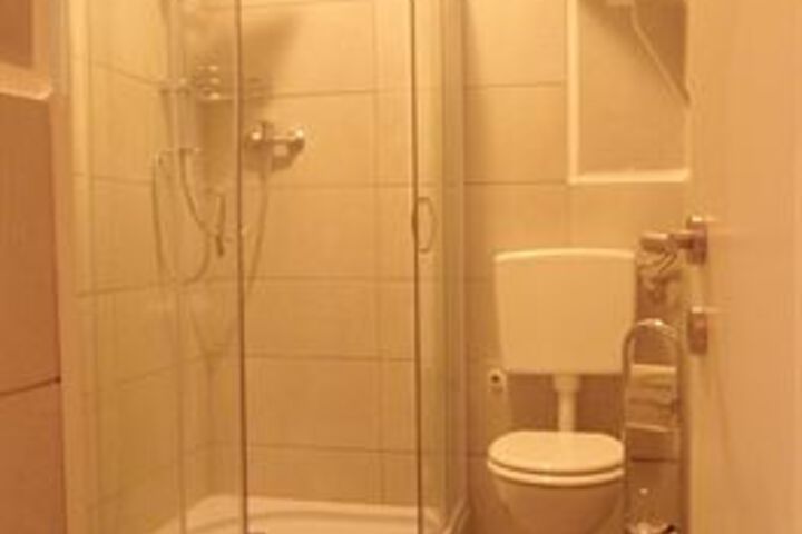 Room 4 of 59