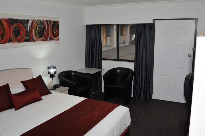 Room 4 of 43