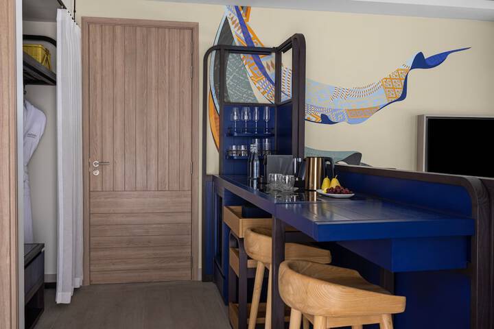 Room 15 of 98