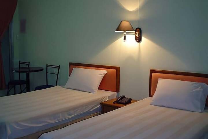 Room 10 of 21