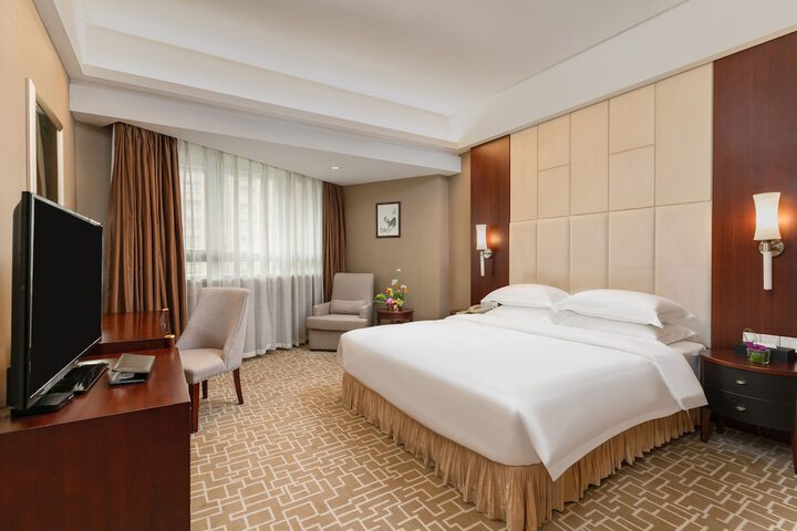 Room 16 of 37