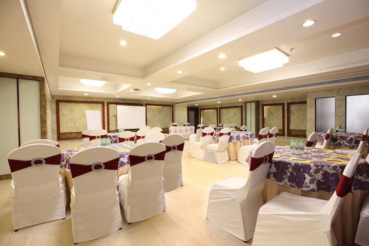 Ballroom/Hall 42 of 59