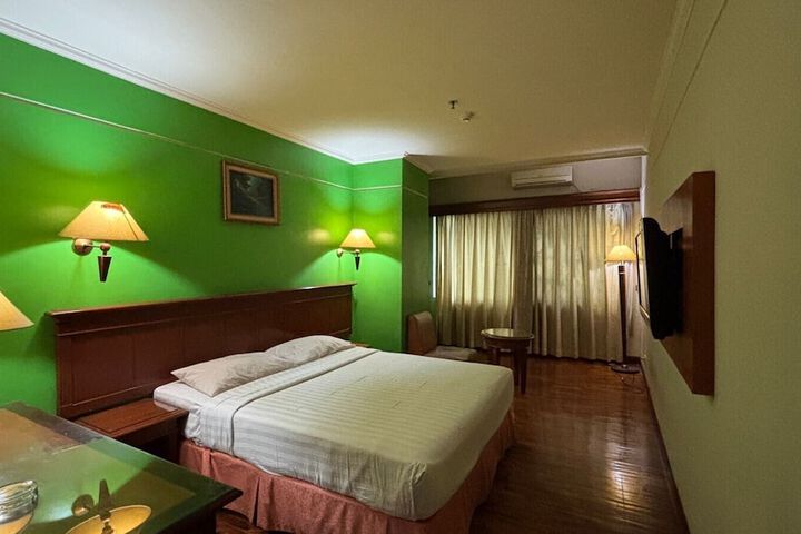 Room 6 of 20