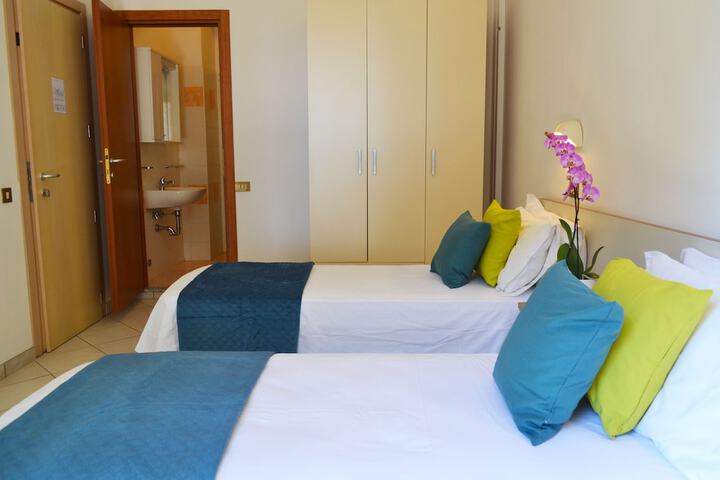 Room 5 of 46