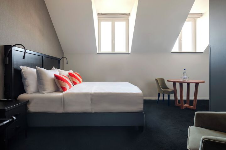 Room 17 of 68