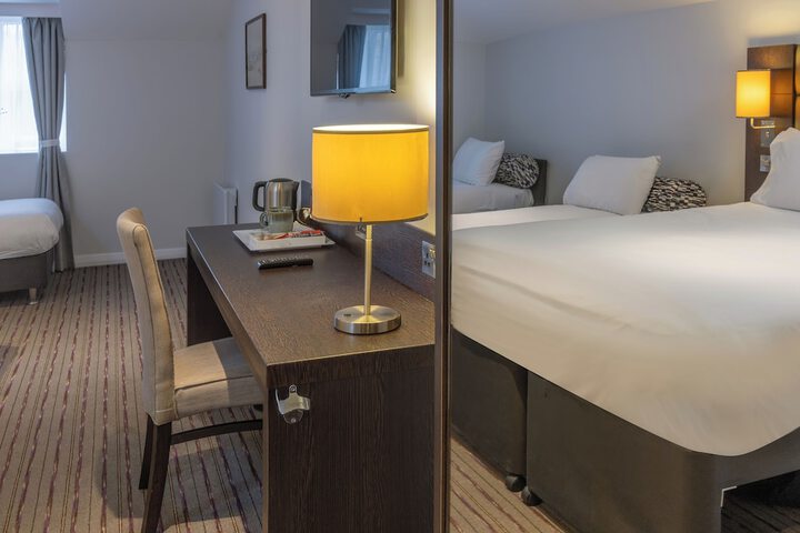 Room 3 of 35