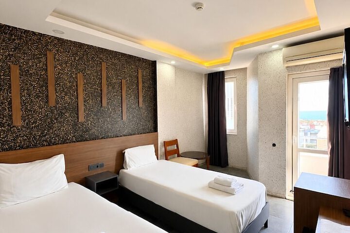 Room 8 of 63