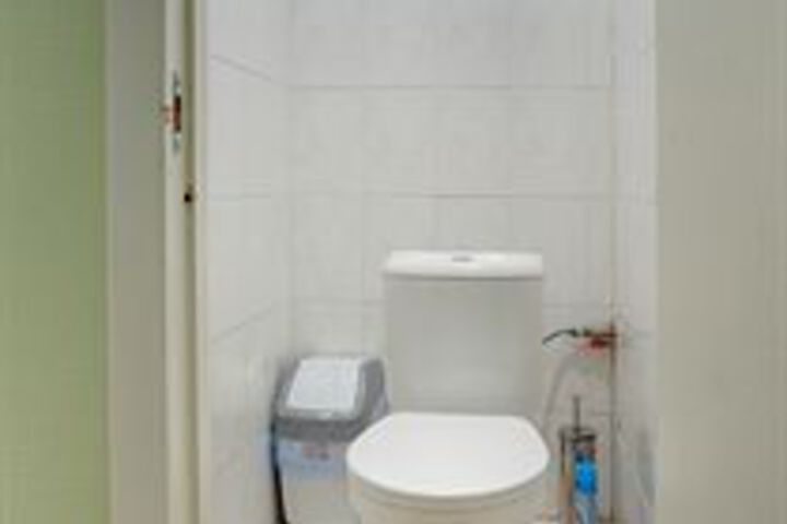 Room 6 of 27