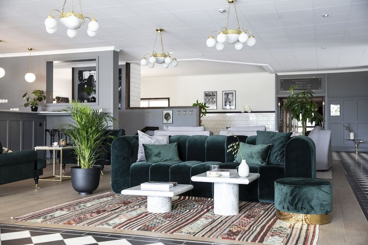Guest Lobby
