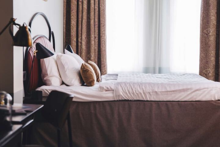 Room 37 of 90