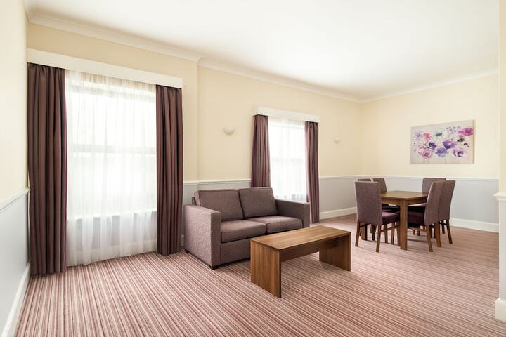 Room 17 of 108