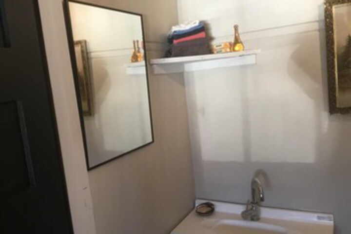 Room 173 of 180