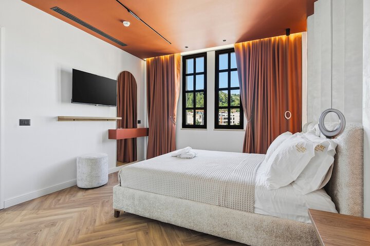 Room 43 of 109