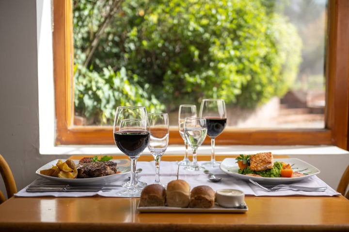 Dining 43 of 60