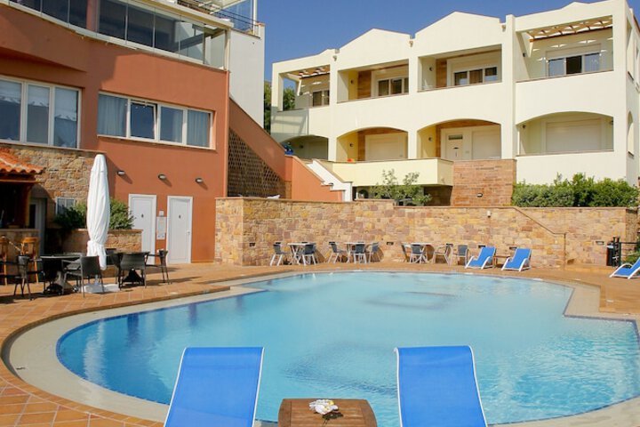 Hotel with Pool