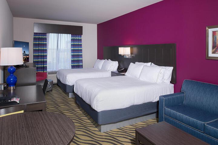 2 Queen Beds (4 of 8)
