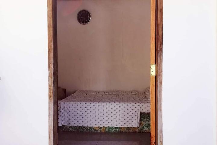 Room 6 of 13