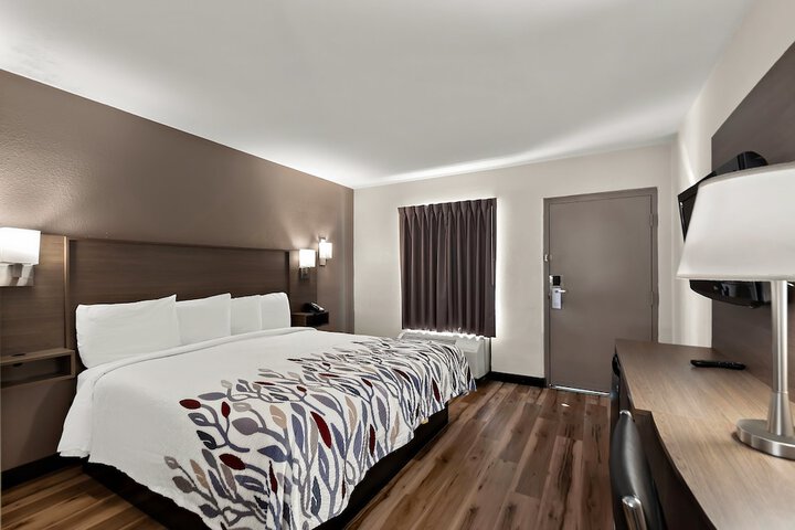 Standard King First Floor (1 of 10)