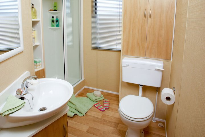 Room 53 of 76