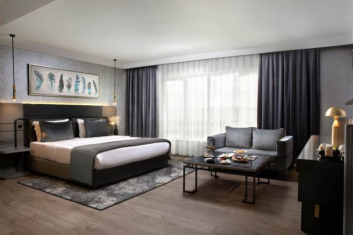 Room 16 of 52