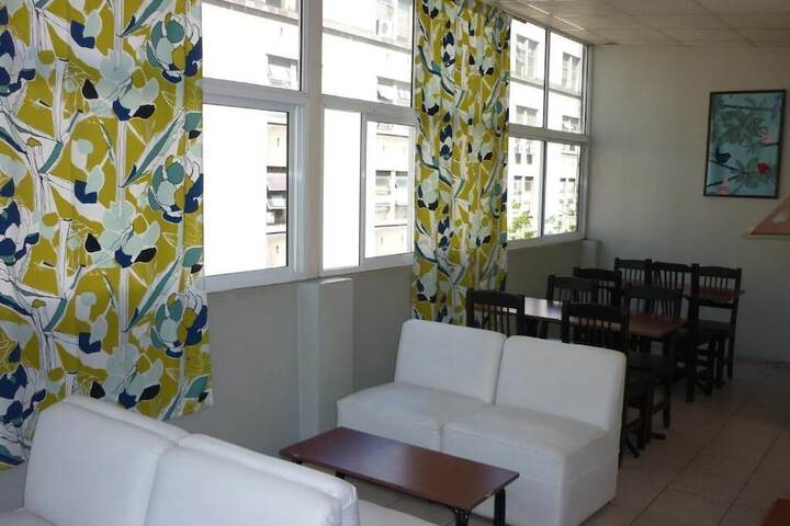 Room 10 of 27