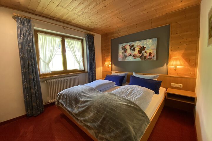Room 16 of 102