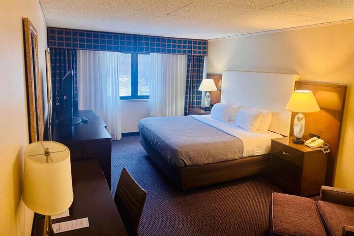 2 Double Beds (6 of 10)