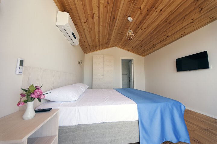 Room 7 of 60
